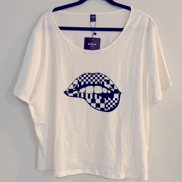 Super Cute “lip Biting “ Top Fit + 30 = 5X see size chart. - Picture 7 of 11